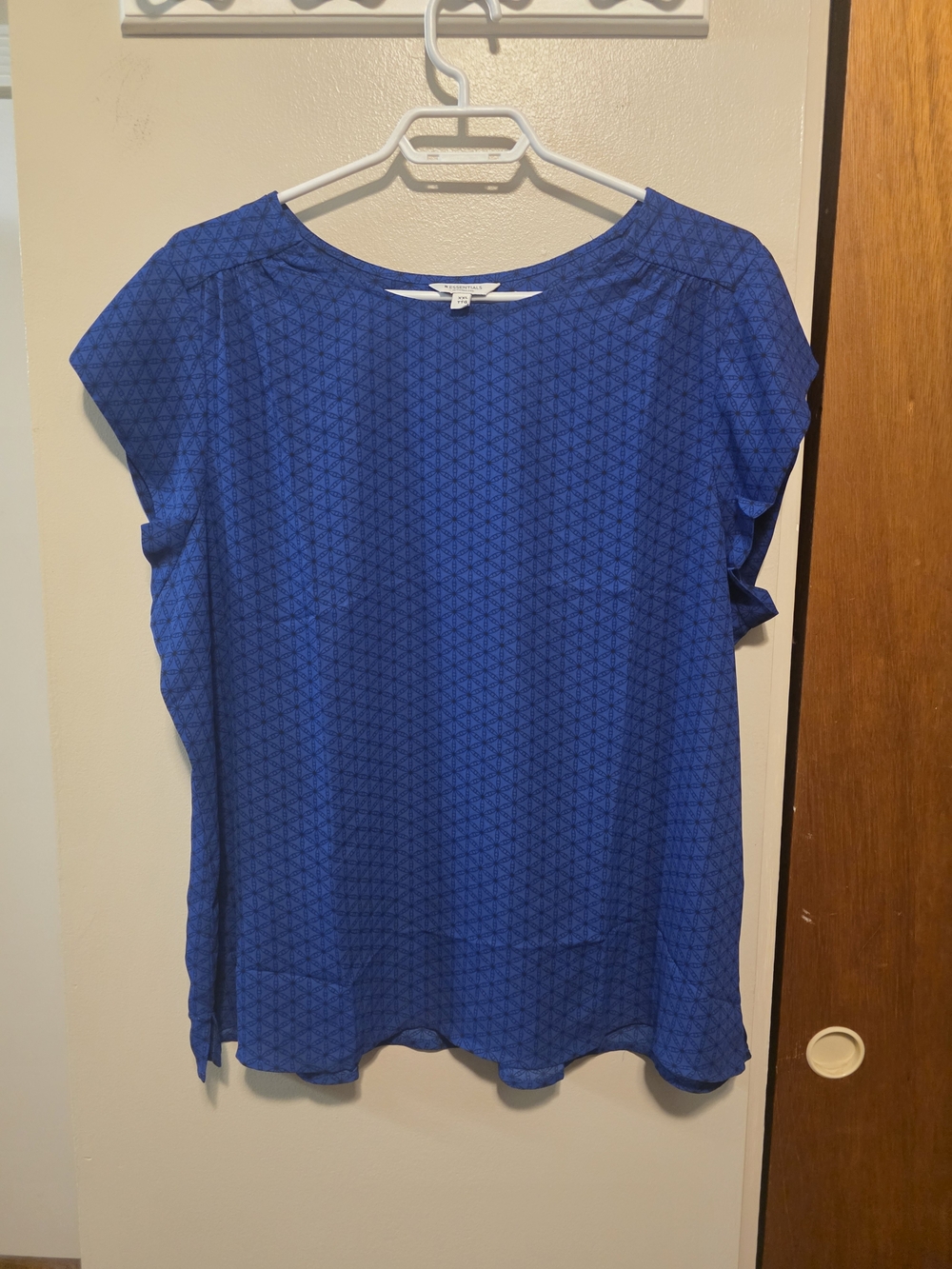 Reitmans Royal Blue Short Sleeve Geometric Blouse
